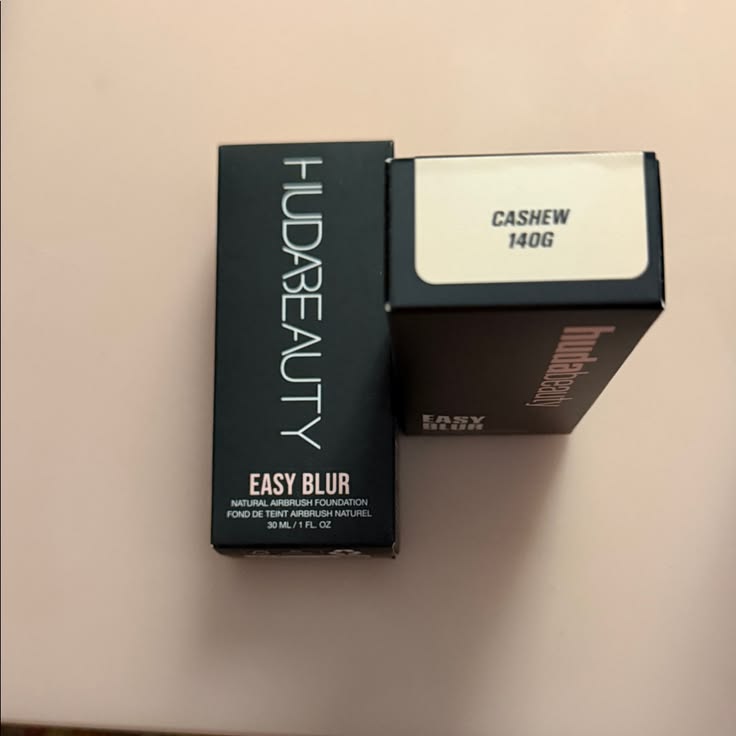 Huda Beauty Easy Blur Foundation