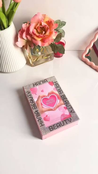 Hania Beauty Bling Palette 
Pink aesthetic