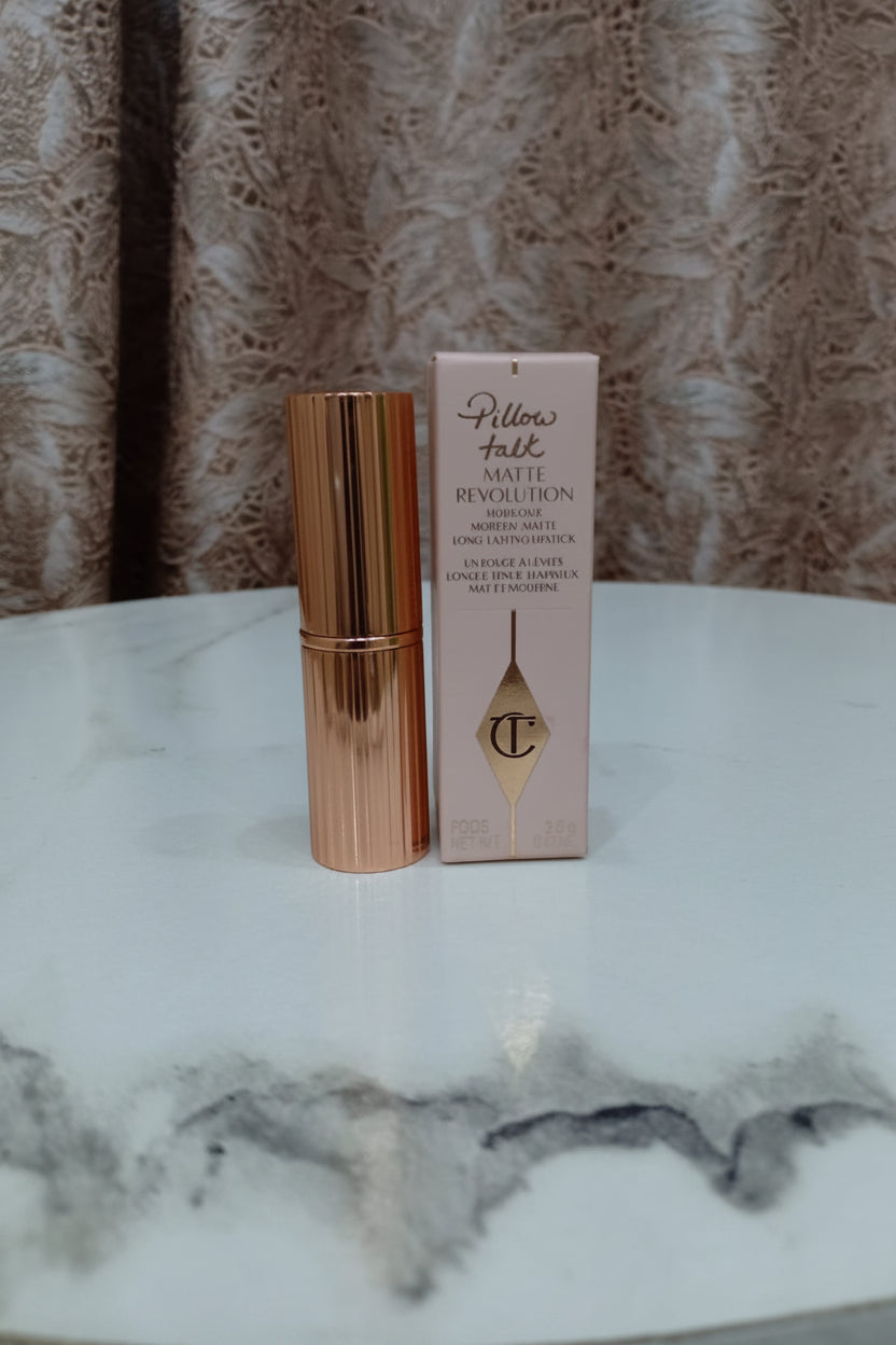 CHARLOTTE TILBURY PILLOW TALK
MATTE REVOLUTION LIPSTICK