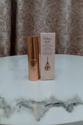 CHARLOTTE TILBURY PILLOW TALK
MATTE REVOLUTION LIPSTICK