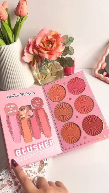 Hania Beauty Bling Palette 
Pink aesthetic