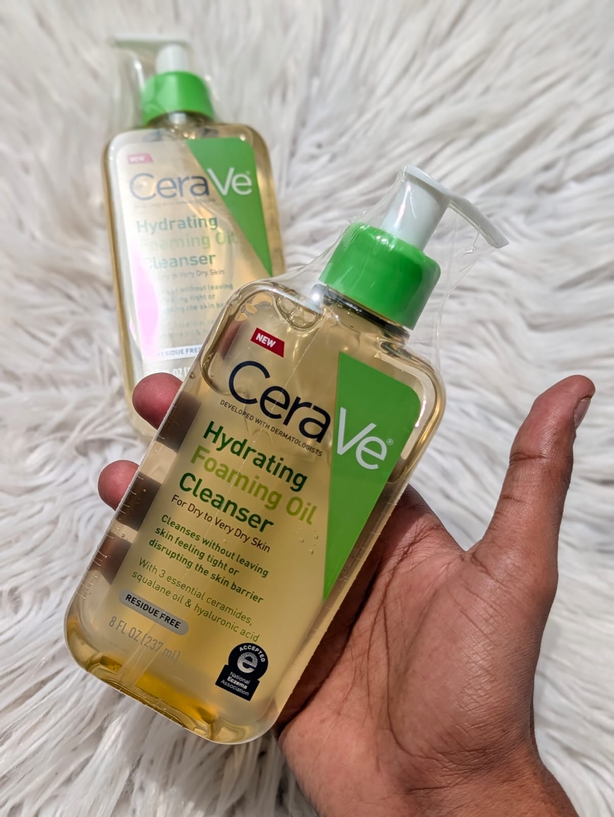 CeraVe - Hydrating Foaming Oil Cleanser