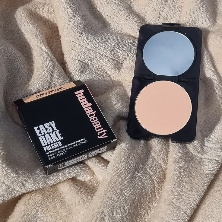 HUDA BEAUTY EASY BAKE PRESSED