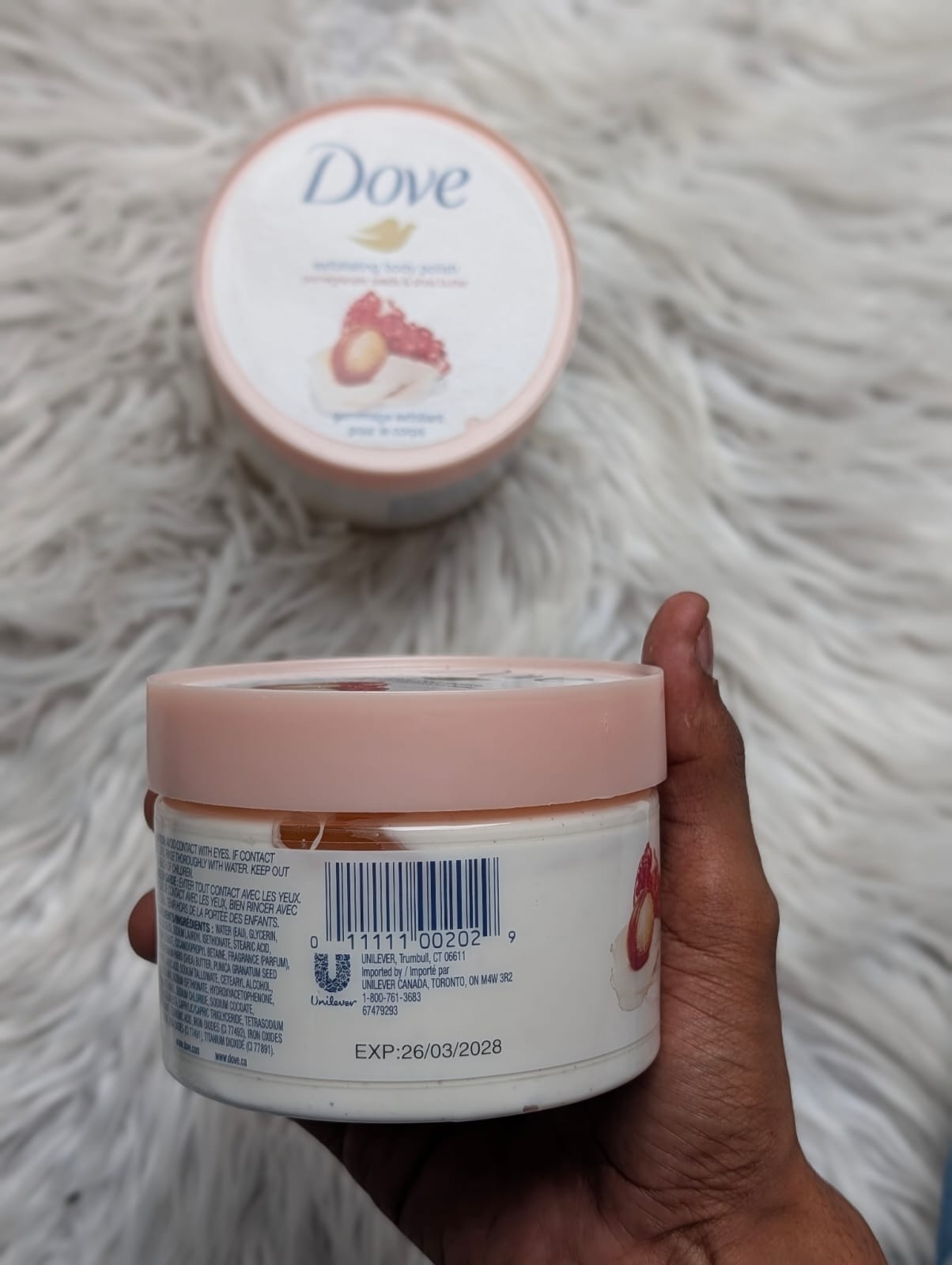 Dove Pomegranate Seeds & Shea Butter Exfoliating Body Wash