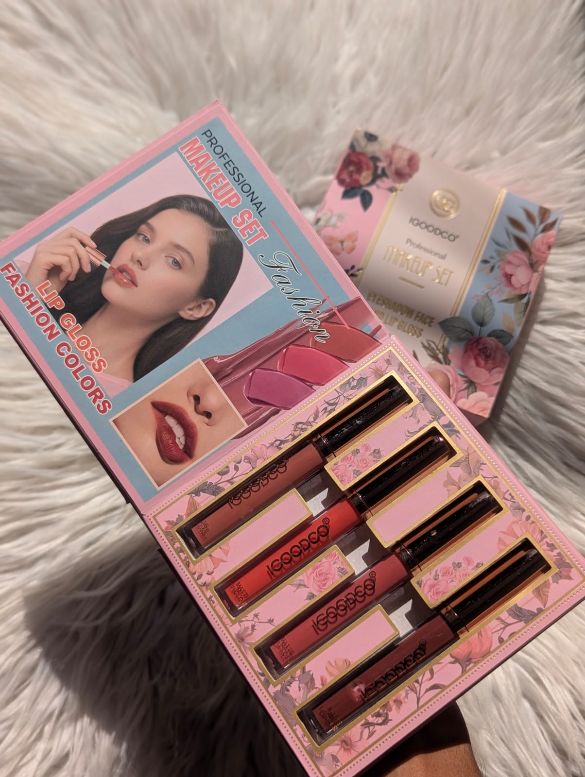 IGOODCO Professional Makeup Set Book 
4in 1 Book Palette